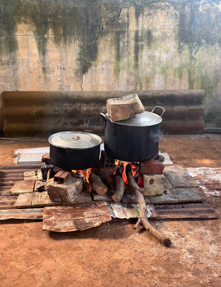 Năm đầu tiên nhà mình tự gói bánh tét, hồi hộp ghê không biết luộc xong có nhân đi đường nhân, nếp đ